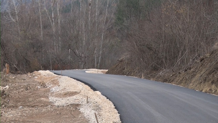 Заврсени радови на асфалтирњу пута Поганово-Планиница