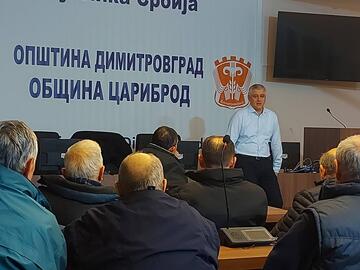 Владица Димитров одржао састанак са члановима Удружења пчелара општине Димитровград