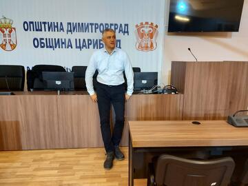 Владица Димитров одржао састанак са члановима Удружења пчелара општине Димитровград